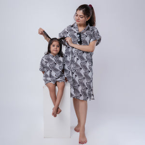 Cotton Zebra Print Twinning Shirts for Moms & Kids: Match in Style!
