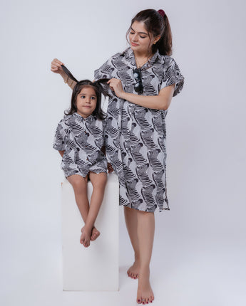 Cotton Zebra Print Twinning Shirts for Moms & Kids: Match in Style!